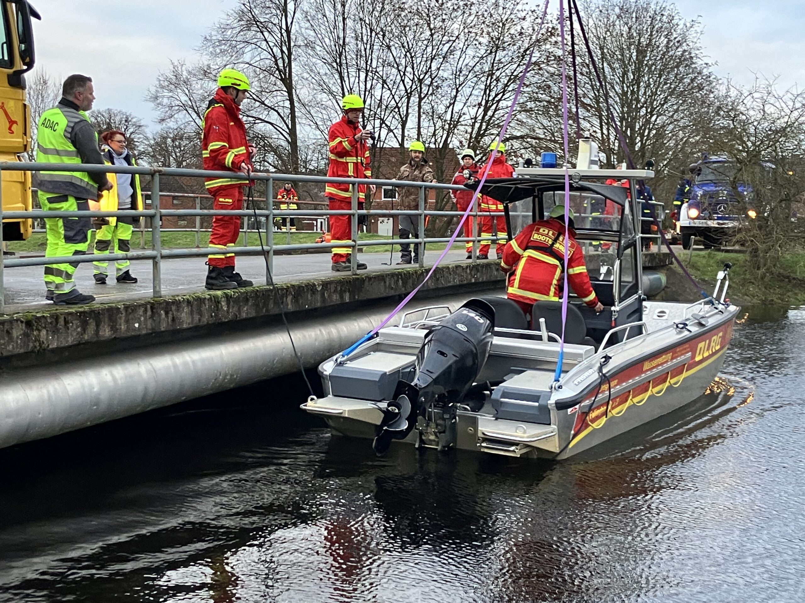 Schöpfwerk Hodenhagen, DLRG, Boot einsetzen