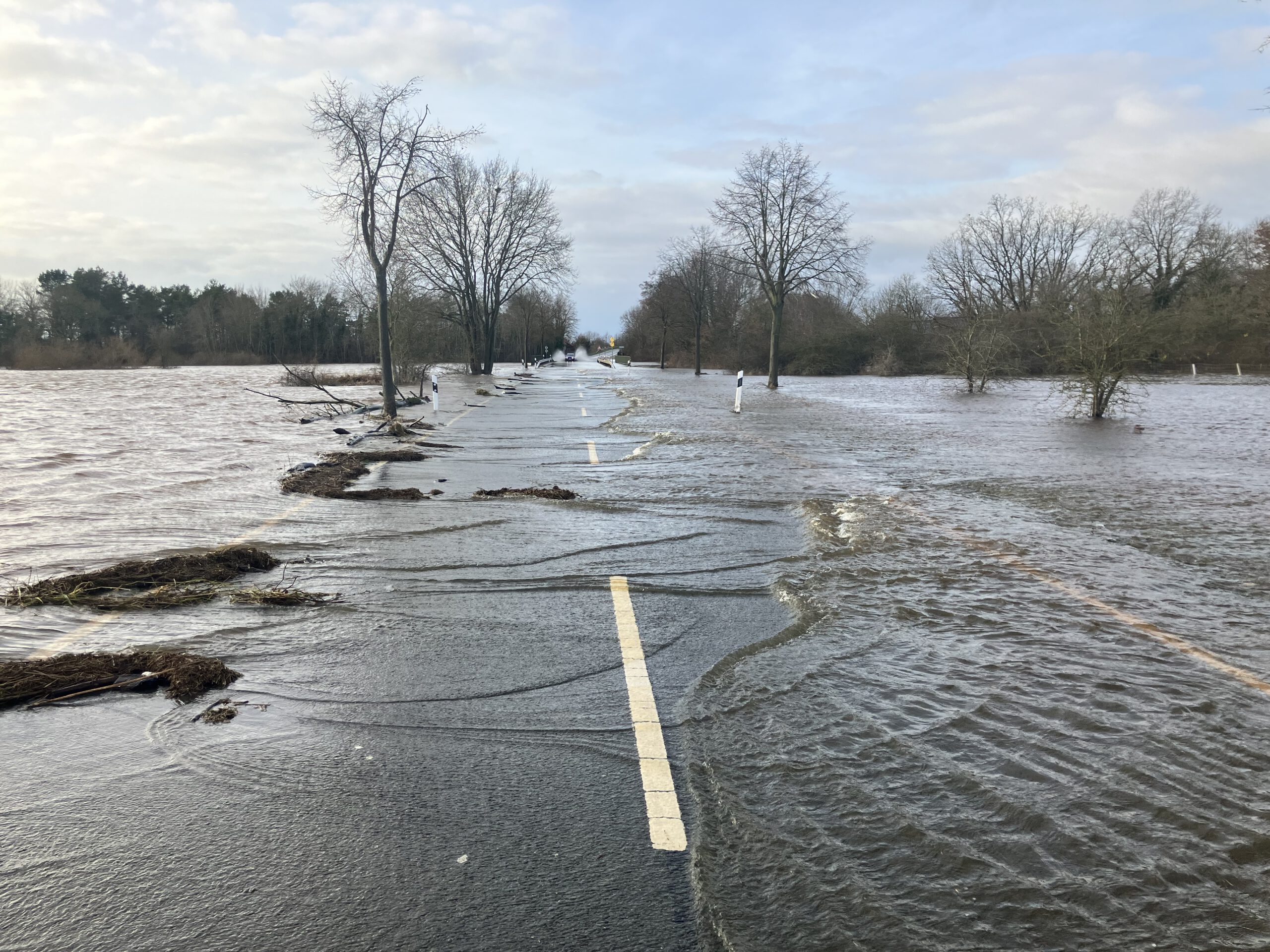 Allerstraße L191, Überflutete Straße, Hochwasser 2023