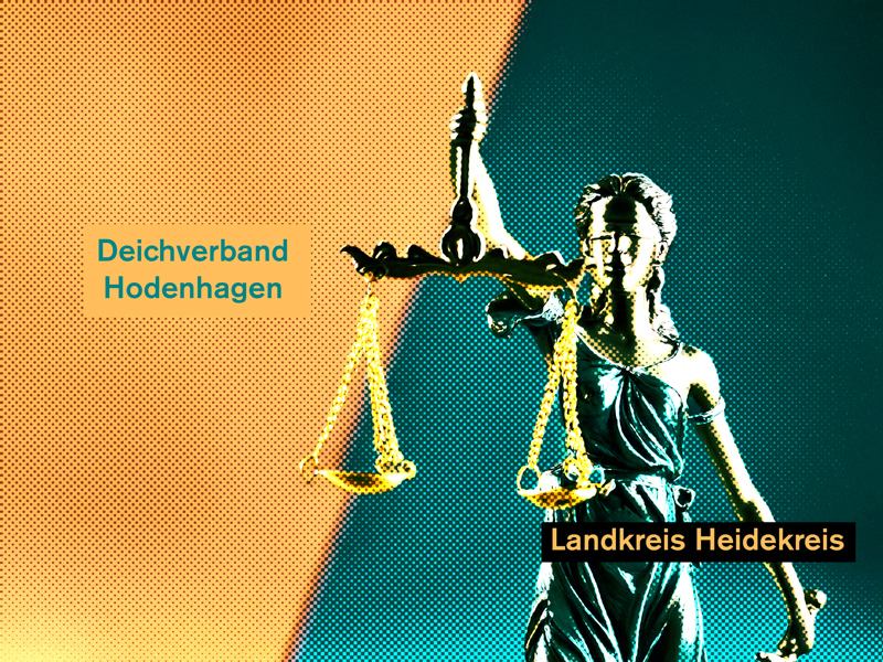 Justitia mit goldener Wagschale vor diagonal geteiltem Hintergrund